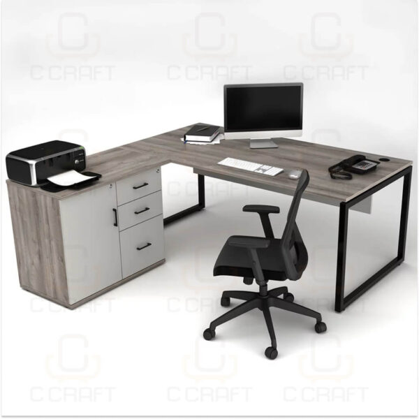 Executive desk CC-963. Executive desk CC-963.